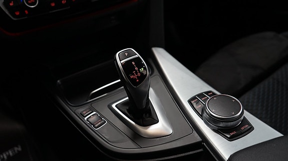 BMW 330i 22 of 22