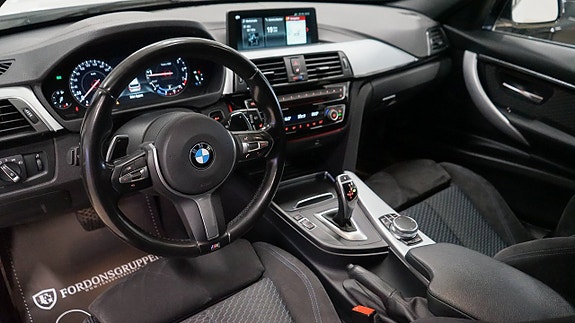 BMW 330i 14 of 22
