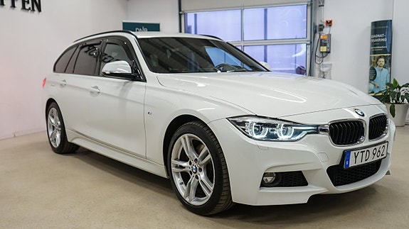 BMW 330i 10 of 22