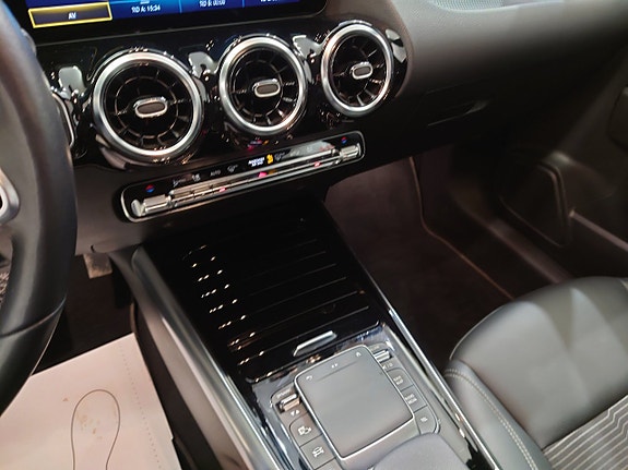 Mercedes-Benz B200 d 12 of 19
