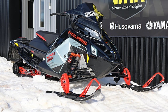 Polaris 650 INDY VR1 DYNAMIX 137" DEMO MOMSAD -26 2 of 10