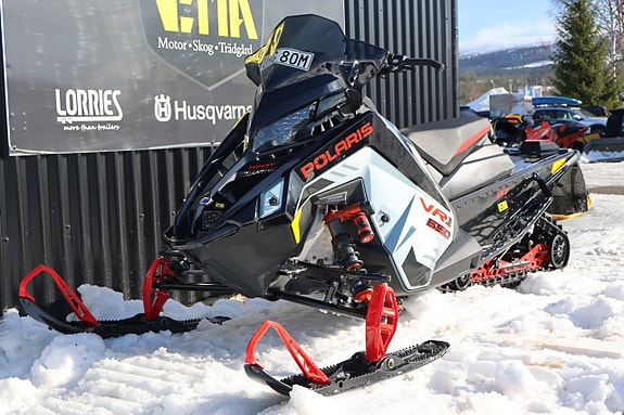 Polaris 650 INDY VR1 DYNAMIX 137" DEMO MOMSAD -26 3 of 10