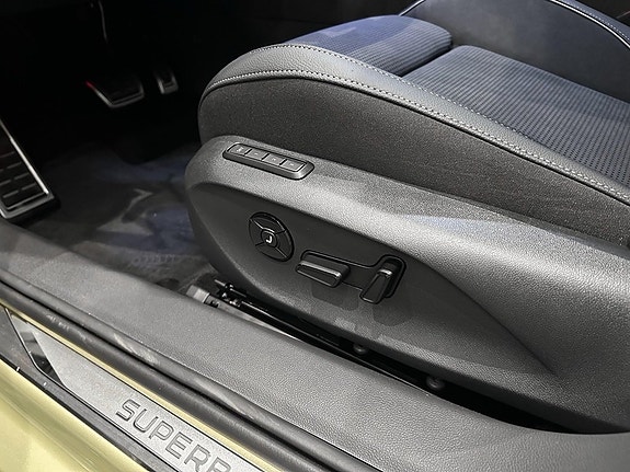 Skoda Superb 9 of 19