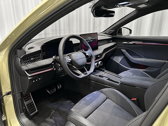 Skoda Superb 11 of 19