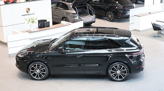 Porsche Cayenne 10 of 11