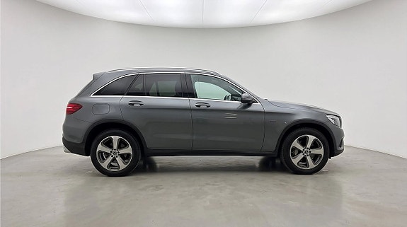 Mercedes-Benz GLC350 e 3 of 22
