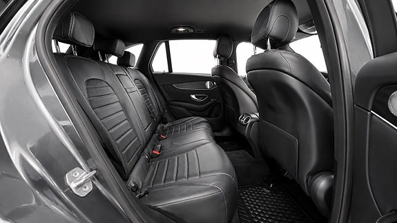 Mercedes-Benz GLC350 e 13 of 22