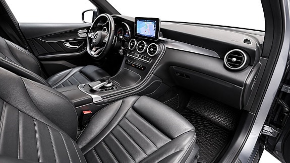 Mercedes-Benz GLC350 e 15 of 22