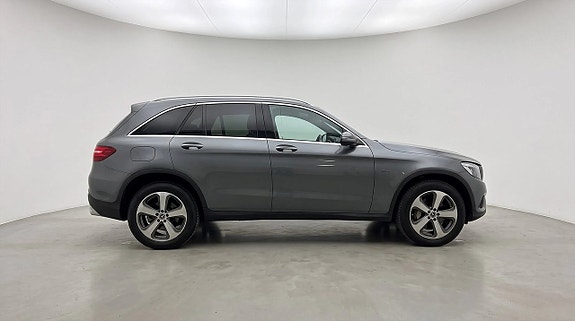Mercedes-Benz GLC350 e 3 of 22
