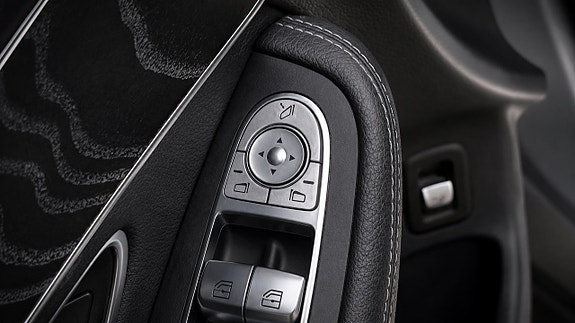 Mercedes-Benz GLC350 e 18 of 22
