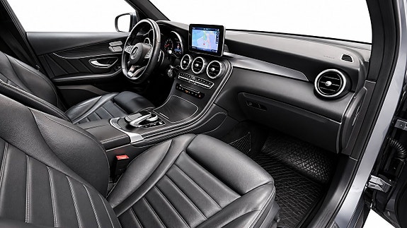 Mercedes-Benz GLC350 e 15 of 22