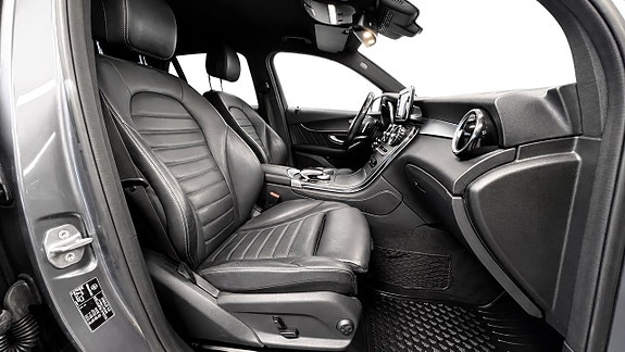 Mercedes-Benz GLC350 e 14 of 22