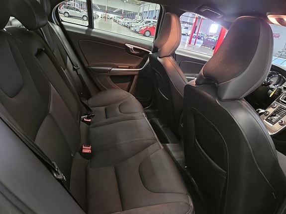 Volvo S60 5 of 5