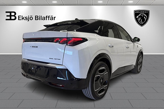 Peugeot e-3008 5 of 5