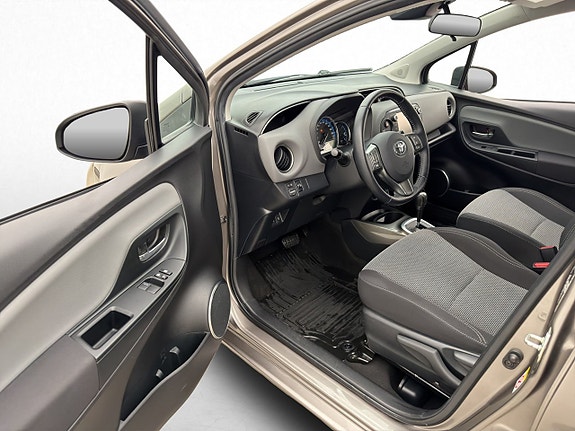 Toyota Yaris 8 of 23