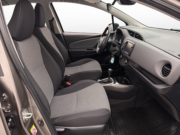 Toyota Yaris 16 of 23