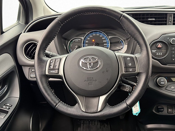 Toyota Yaris 10 of 23