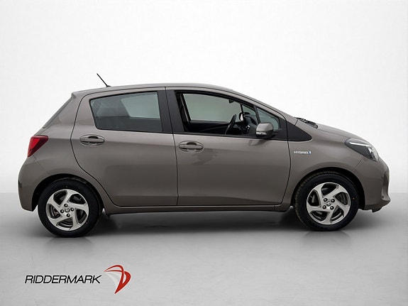 Toyota Yaris 4 of 5