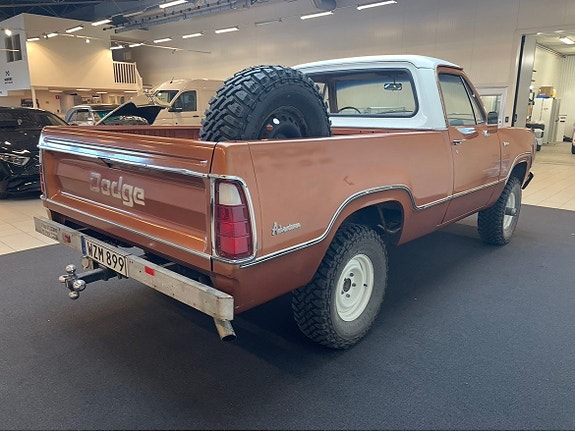 Dodge W100 5 of 18