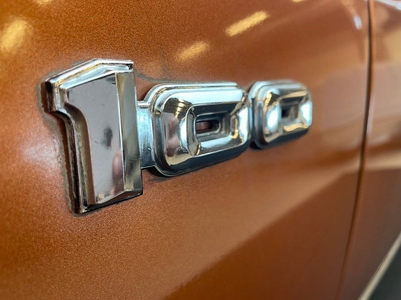 Dodge W100 12 of 18