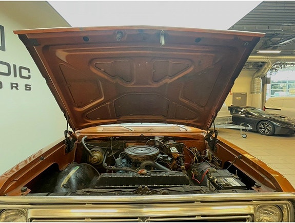 Dodge W100 15 of 18