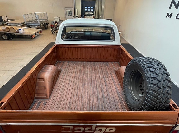 Dodge W100 18 of 18