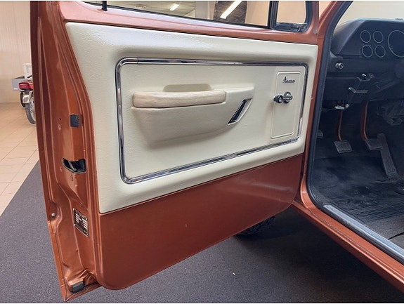 Dodge W100 7 of 18