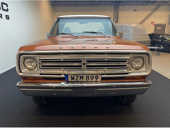 Dodge W100 3 of 18