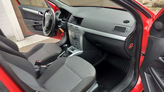 Opel Astra 11 of 13