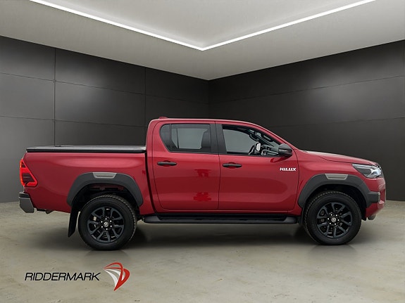 Toyota HiLux 2 of 5