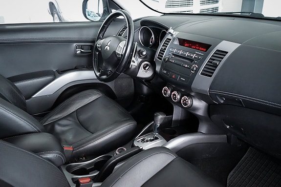 Mitsubishi Outlander 28 of 30