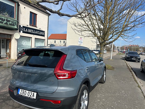 Volvo XC40 4 of 5