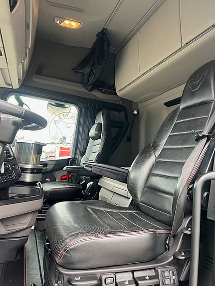 Scania S520 V8 6x2*4 Flakbil med lämmar, Euro 6 11 of 12