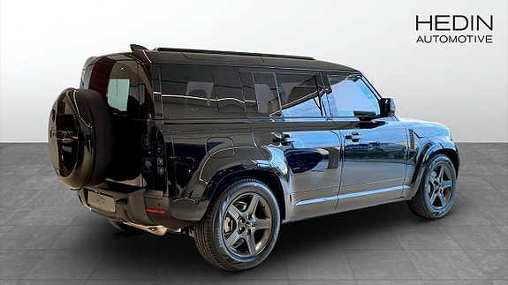 Land Rover Defender 90 2 of 5