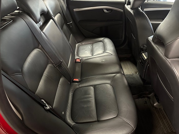Volvo V70 6 of 13