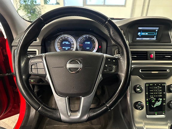 Volvo V70 10 of 13