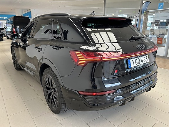 Audi Q8 e-tron 7 of 25