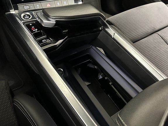 Audi Q8 e-tron 22 of 25
