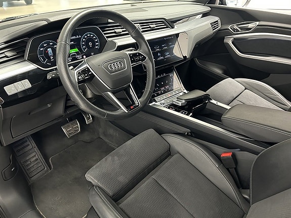 Audi Q8 e-tron 12 of 25