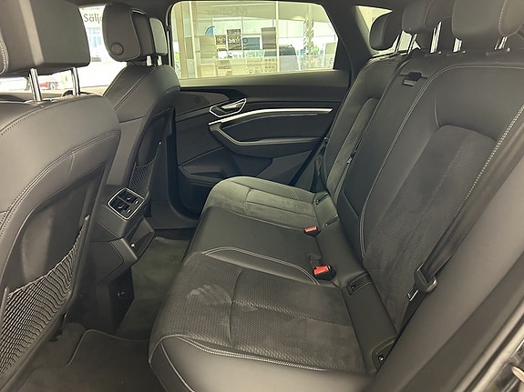 Audi Q8 e-tron 11 of 25
