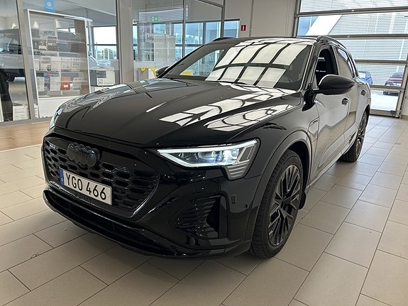 Audi Q8 e-tron 3 of 25