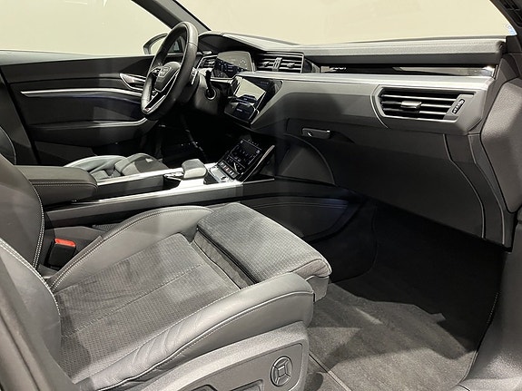 Audi Q8 e-tron 9 of 16