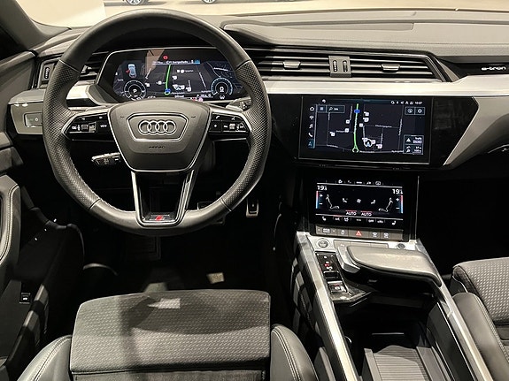 Audi Q8 e-tron 15 of 16