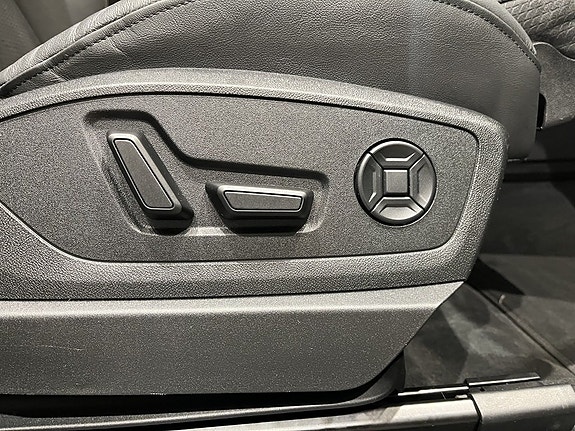 Audi Q8 e-tron 11 of 16