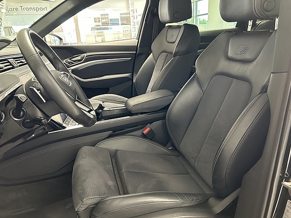 Audi Q8 e-tron 10 of 25