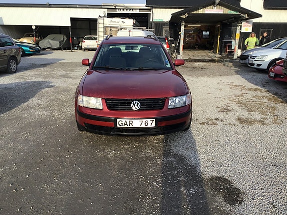 Volkswagen Passat 9 of 19
