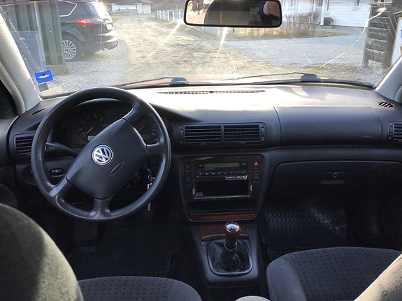 Volkswagen Passat 4 of 5