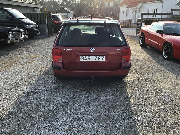 Volkswagen Passat 12 of 19