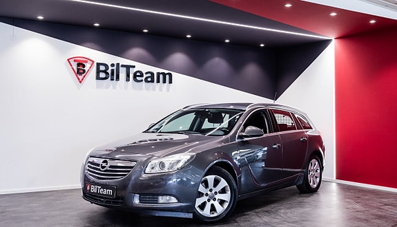 Opel Insignia 2 of 5