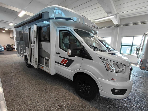 CHALLENGER 380 5 bältad våningsäng bak -M26 - Automat 4,1T Original!